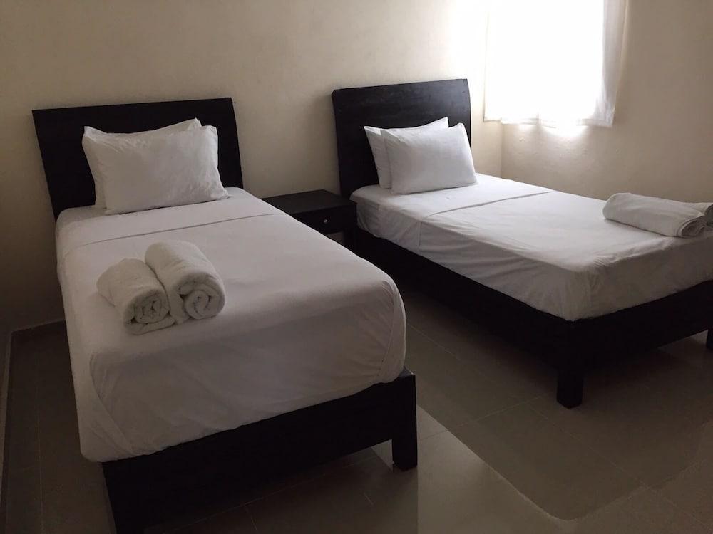 Whyz 4 You Private Rooms Puerto Morelos Exteriör bild