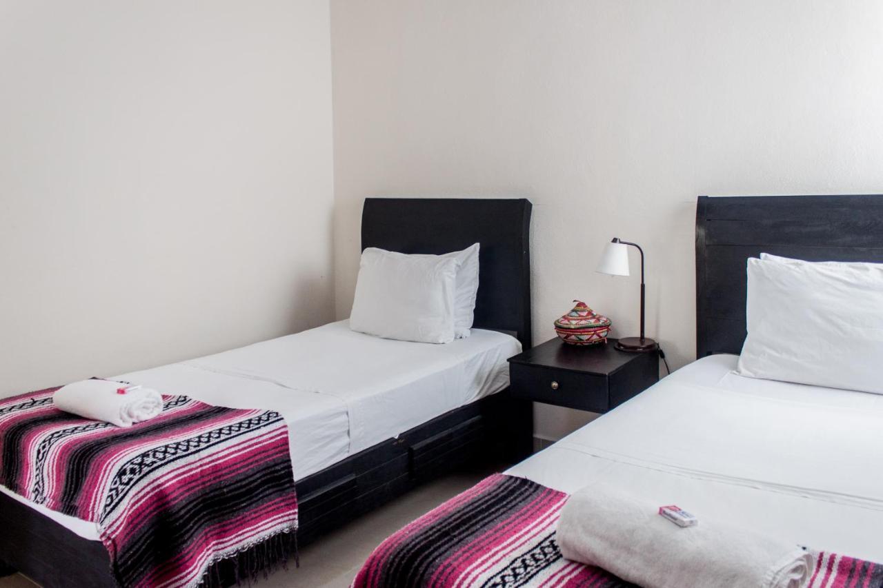 Whyz 4 You Private Rooms Puerto Morelos Exteriör bild